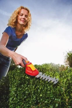 Wolf-Garten Wolf Garten Accu Buxusschaar Li-Ion Finesse 30 B 9 Wolf-Garten Wolf Garten Accu Buxusschaar Li-Ion Finesse 30 B -Stanle Gardena Winkel 4009269303873 2