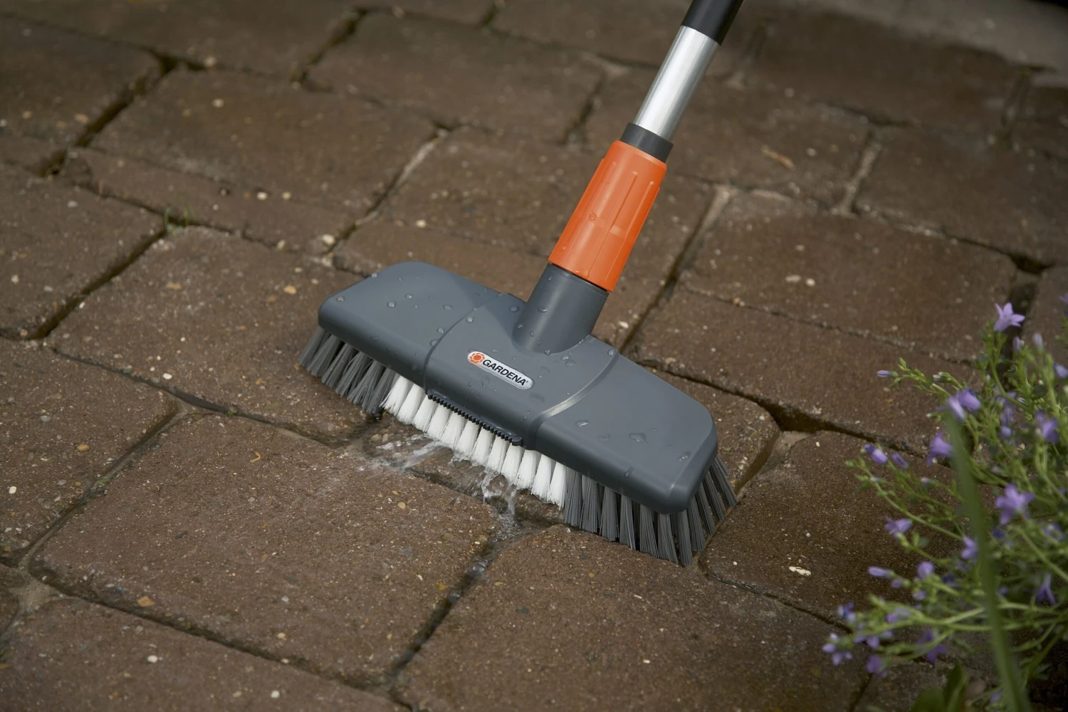 Gardena Clean System Comfort-Schrobber 4 Gardena Clean System Comfort-Schrobber - Afbeelding 2