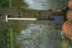 De Wit Shark Tine Spade Met Zwanehals Essen Steel 750mm -Stanle Gardena Winkel IMG 3904
