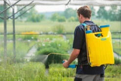 Gloria Hobby 1800 - 18 Liter Kunststof + Messing Verlengstuk 50 -Stanle Gardena Winkel csm Pro 1800 Live 3 ffbbc282d9