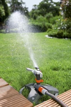 Gardena Pulserende Sector- En Cirkelsproeier Premium Met Slede -Stanle Gardena Winkel gardena pulserende cirkelsproeier slede2