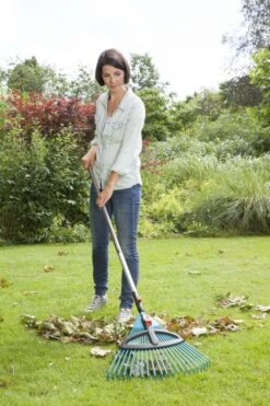 Gardena Bladhark Verstelbaar Combisystem 35 - 52 Cm 8 Gardena Bladhark Verstelbaar Combisystem 35 - 52 Cm -Stanle Gardena Winkel gardena verstelbare bladhark combisystem2